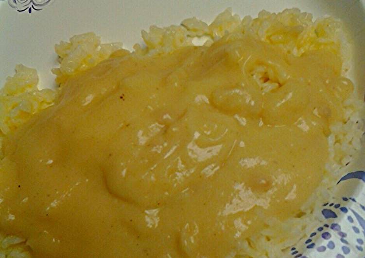 Buttered rice with gravy