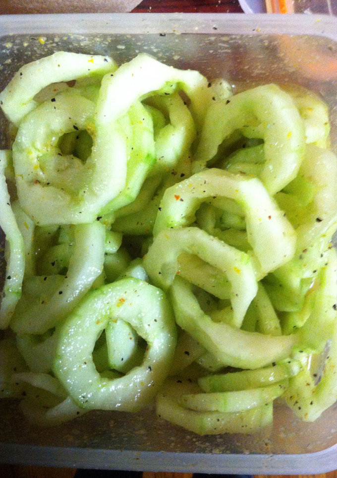 A picture of Simple Cucumber Salad.