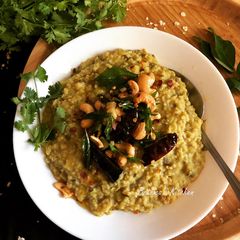 A picture of Healthy Pongal (Porridge) with Mixed Lentils, Oats & Foxtail Millet.