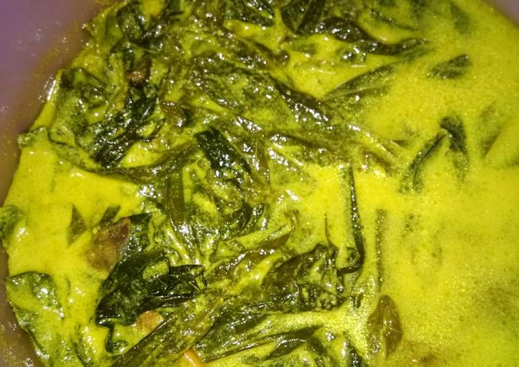 Gulai daun ubi