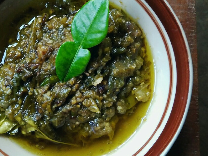  Cara mudah memasak Sambal cabai hijau daun jeruk  sempurna