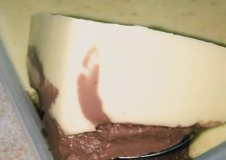 Puding alpukat vla cokelat