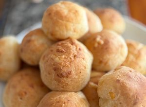 Foto principal de Bolitas de pan de queso (Brasileño)