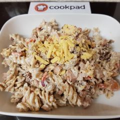 A picture of My Smoked Sausage and smoked cheese Pasta.😊.
