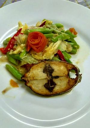 Foto resep Sayur Cah (Buncis, Petsay, Wortel) & Cakalang Goreng