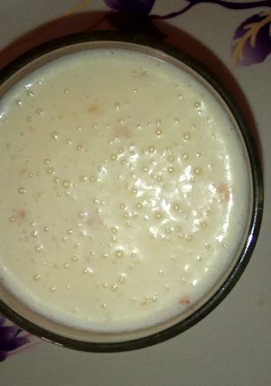 બનાના શેક (Banana Shake Recipe In Gujarati) રેસીપી મુખ્ય ફોટો