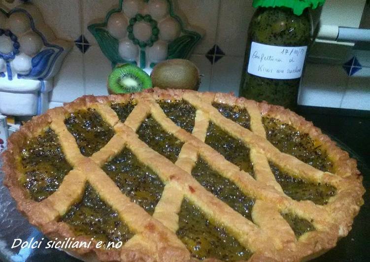 Crostata con confettura di kiwi