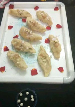 A picture of Steam Baked Rava Gujiyas.