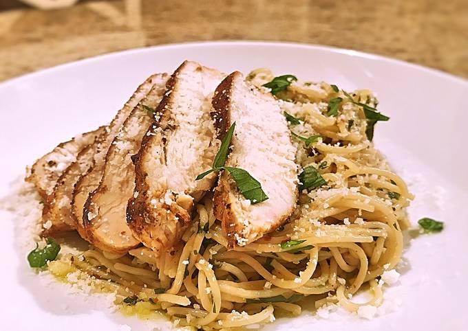 Aglio e Olio with blackened chicken