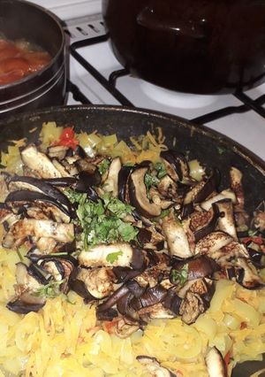 Une photo de Salade au aubergines et poivrons