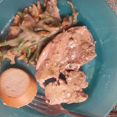 A picture of Simple crockpot pork chops.