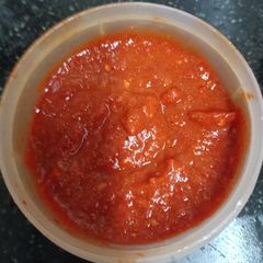 A picture of Hot Garlic Sauce.