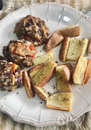 Una foto de Croquetas de jurel con papas al horno 🥰