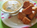 खानदेशी दाल वाटी (खमंग व खुसखुशीत) (dal bati recipe in marathi)