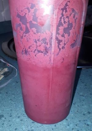 Una foto de Smoothie frutos rojos