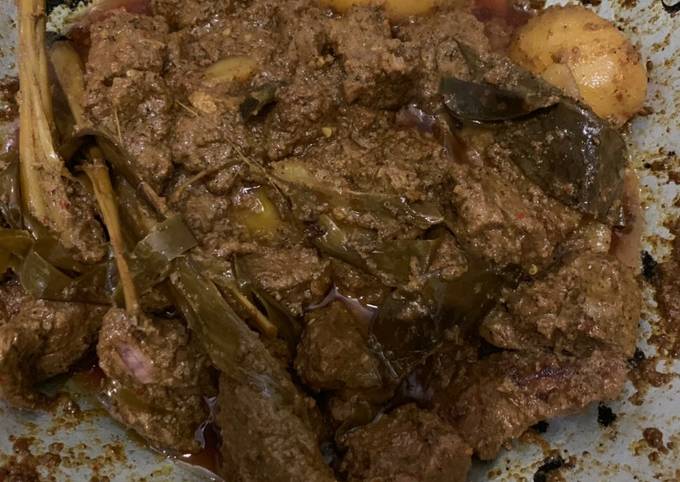 Rendang daging sapi