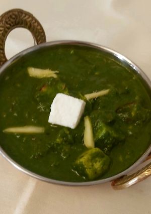 A picture of Palak Paneer.