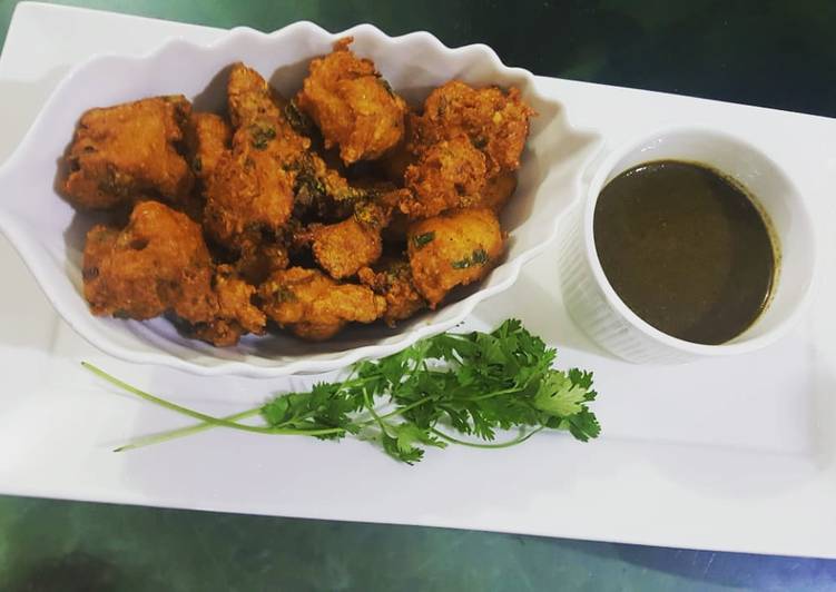 Crispy chicken pakora