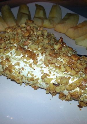 A picture of Walnut Crusted Baked Brie.