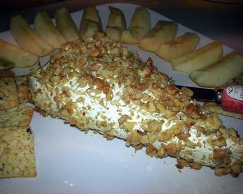 Popular Cuisine Walnut Crusted Baked Brie Restaurant Style