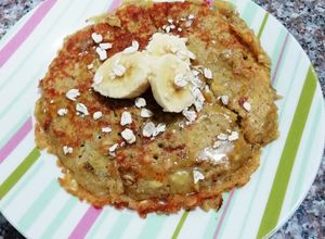 Una foto de Pancakes saludables de avena y banano 🍌¡SIN HARINA!