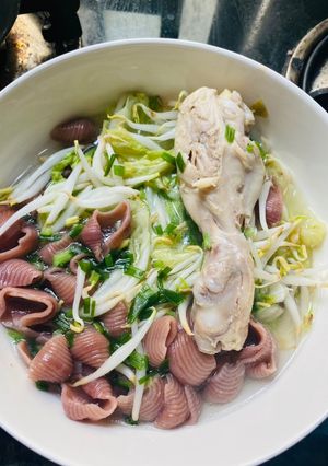 Hình của món Nui gạo lứt gà.