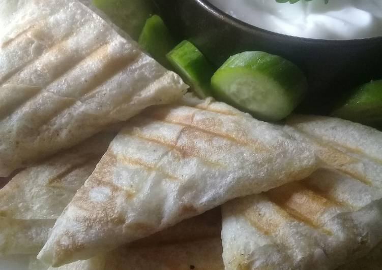 مثلثات شاورما الدجاج على طريقتي 😉😋