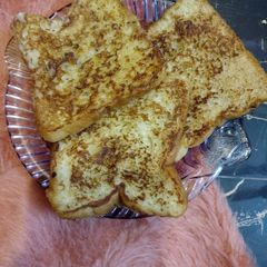 A picture of French Toast.
