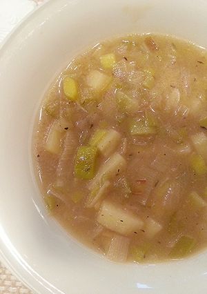 A picture of Creamy leek potatoe soup (without the cream).