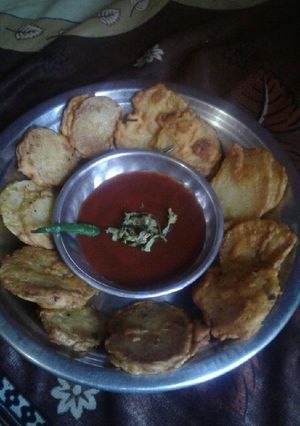 A picture of Aloo ke pakode.