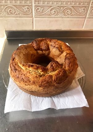 Una foto de Torta de banana y nueces 🥜 🍌