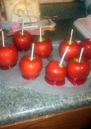 A picture of Best ever candy apples (they got a chewy coating, not hard to bite at all!).
