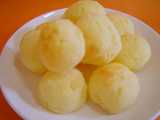 pao de queijo