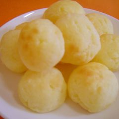 A picture of Pao De Queijo with Potato Starch.