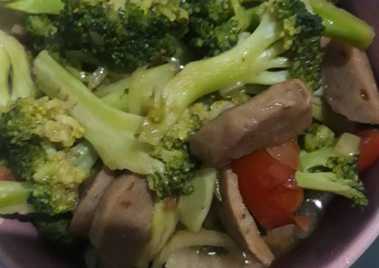 Langkah Mudah untuk Membuat Brokoli bakso sosis yang Enak