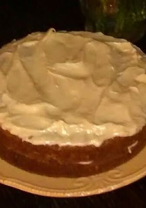 A picture of Mama's Carrot Cake.