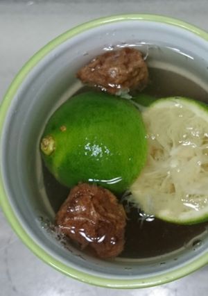 A picture of Sore Throat Lime Drink Remedy.
