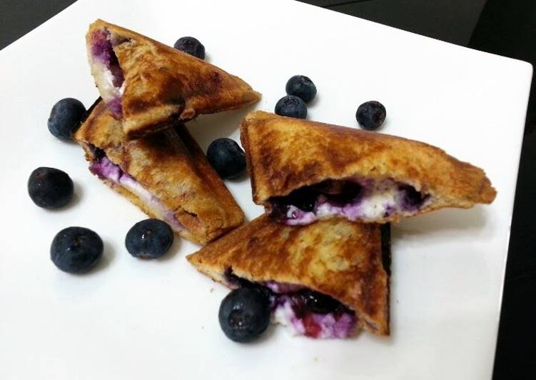 How to Prepare Award-winning Blueberry Toaster Sandwich