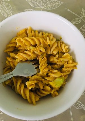 A picture of Stir fry pasta.