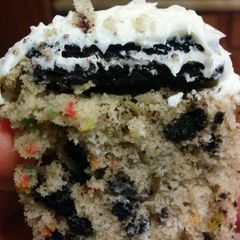 A picture of Oreo confetti cupcakes.