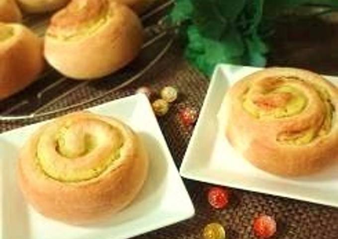 Simple Way to Prepare Homemade Spiraled Sweet Potato Bread