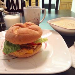 A picture of Cheesie Chicken Delishisness Sandwich.