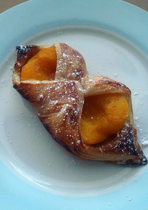 A picture of Vickys Puff Pastry Peach Turnovers, GF DF EF SF NF.