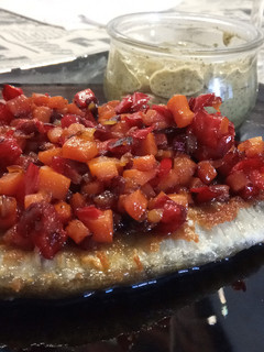 Una foto de Rodaballo a la Plancha con Verduritas a la Mantequilla y Mayonesa Verde