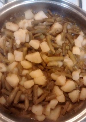 A picture of Green Bean and Potatoes.
