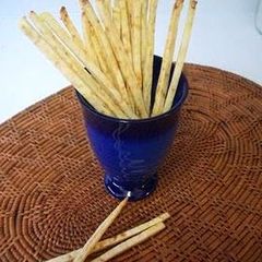 A picture of Crispy Crunchy Potato Pretzel Sticks.