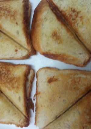 A picture of Toasted chicken sandwich.