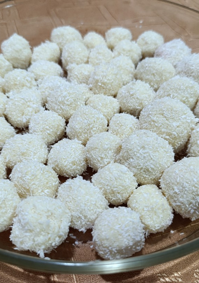 Una foto de Bolitas de coco tradicional