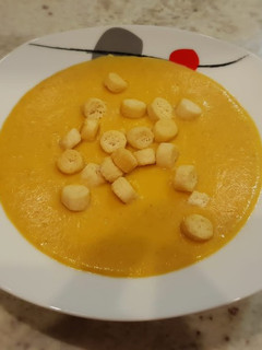 Una foto de Crema de calabaza, setas y queso crema