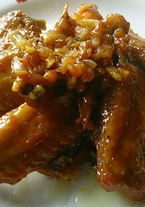 Hình của món Cánh gà chiên mắm.